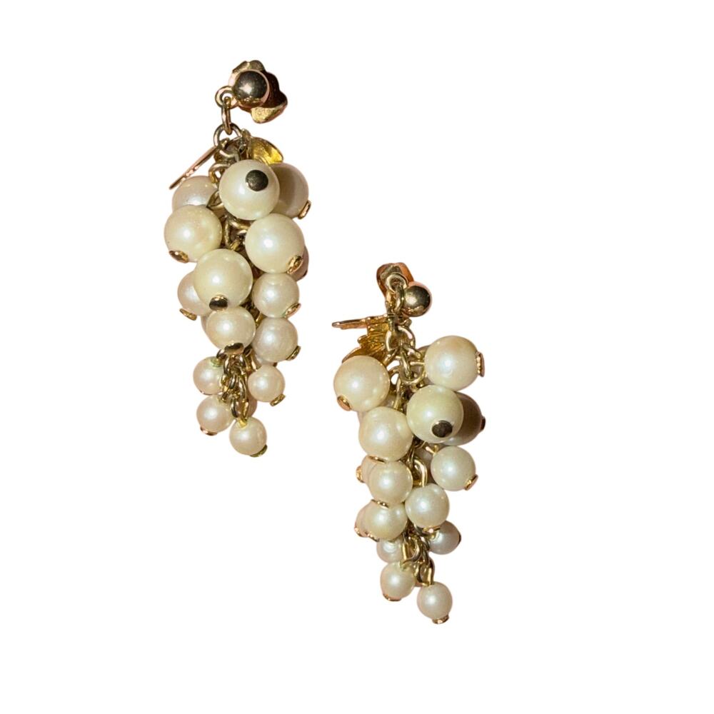 Vintage Avon faux pearl gold tone dangle earrings grape bunches costume jewelry
